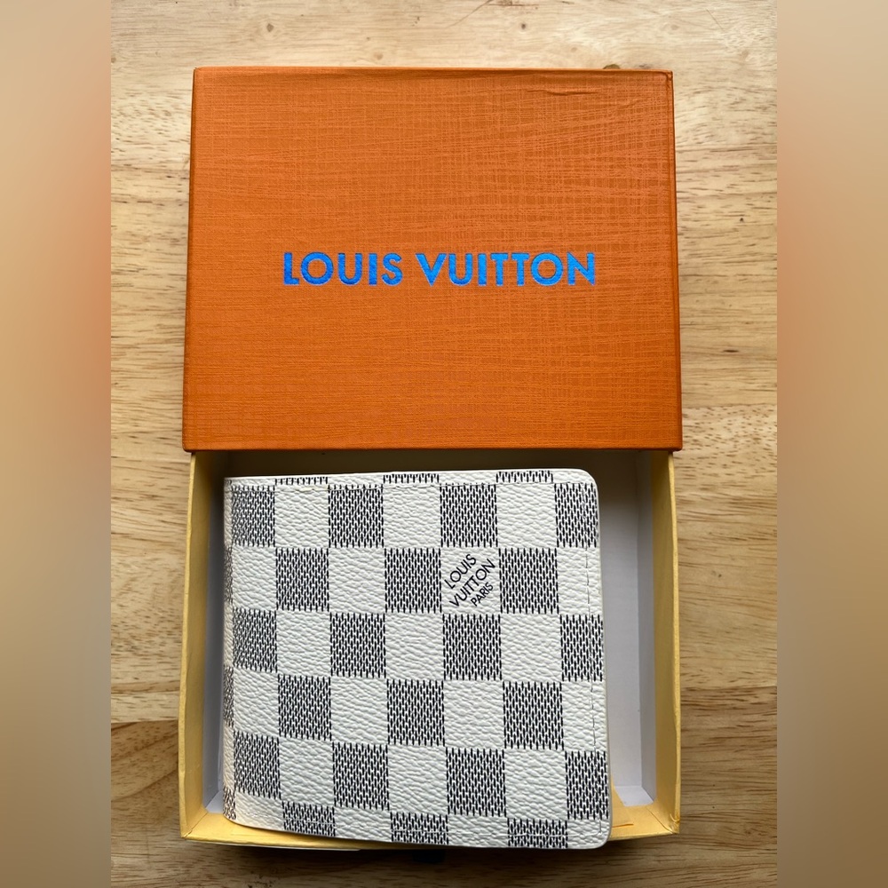 Louis Vuitton Damier Azur Canvas White and Gray Bifold Wallet